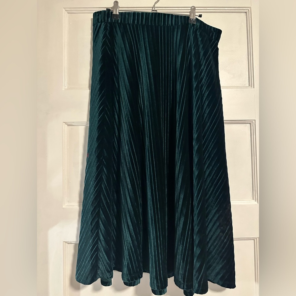 Alexia Admor Velvet Skirt